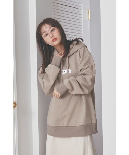 N WITH.（エヌウィズ）の「N WITH.ロゴフーディー（パーカー・レディース・ピンク/ブラウン系その他/ブラック・F）」の17枚目の写真