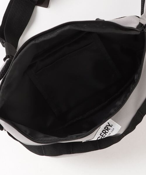 MASSIVE STORE(マッシブストア)の「【GERRY/ジェリー】MAGIC FLASH ウェストバック(ボディバッグ/ウエストポーチ・メンズ・ベージュ/グレー/ブラック・FREE)」の10枚目の写真