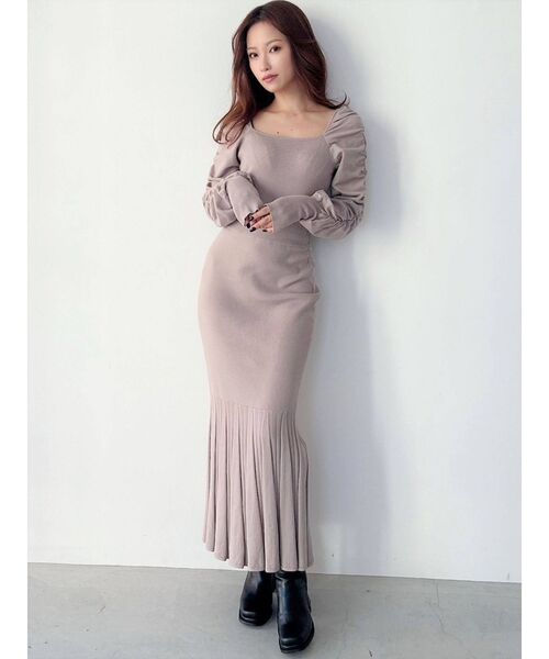 RESEXXY（リゼクシー）の「ギャザースリーブワンピース（ワンピース・レディース・ブルー/ベージュ/ブラック・FREE）」の5枚目の写真