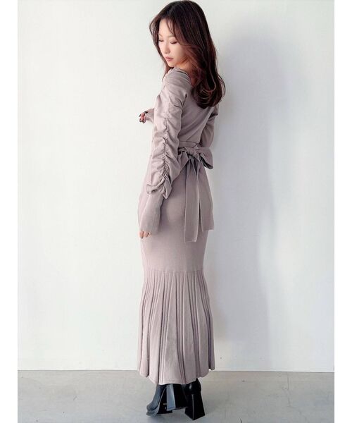 RESEXXY（リゼクシー）の「ギャザースリーブワンピース（ワンピース・レディース・ブルー/ベージュ/ブラック・FREE）」の7枚目の写真