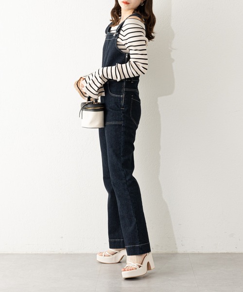 Chico（チコ）の「ストレッチデニムサロペット（サロペット/オーバーオール・レディース・ネイビー/ホワイト/ブルー・0/1）」の16枚目の写真