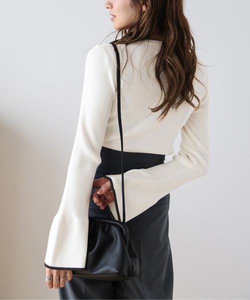 SUGAR BISKET(シュガービスケット)の「フレアスリーブリブトップス(ニット/セーター・レディース・ホワイト/ブラック/ベージュ/ベージュ系その他/グレー・フリー)」の8枚目の写真