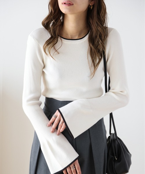 SUGAR BISKET(シュガービスケット)の「フレアスリーブリブトップス(ニット/セーター・レディース・ホワイト/ブラック/ベージュ/ベージュ系その他/グレー・フリー)」の6枚目の写真