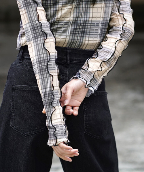 MIMIMEMETE（ミミメメット）の「シアーチェック柄 チュールカットソー（Tシャツ/カットソー・レディース・ライトアッシュグレー/カーキブラウン・M）」の12枚目の写真