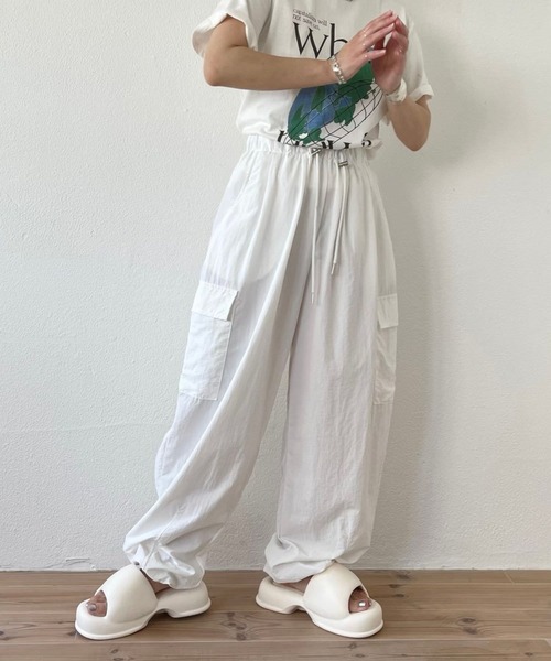 wee9s(ウィークス)の「nylon cargo shaka pants / ナイロンカーゴシャカパンツ(カーゴパンツ・レディース・ブラック/アイボリー/ピンク・FREE)」の6枚目の写真