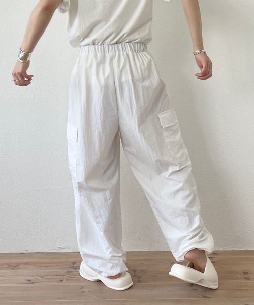 wee9s(ウィークス)の「nylon cargo shaka pants / ナイロンカーゴシャカパンツ(カーゴパンツ・レディース・ブラック/アイボリー/ピンク・FREE)」の7枚目の写真