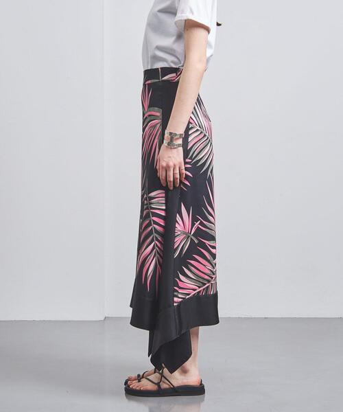 CHICS(シックス)の「<CHICS>プリント スカート(スカート・レディース・ホワイト/ブラック・38/36)」の4枚目の写真