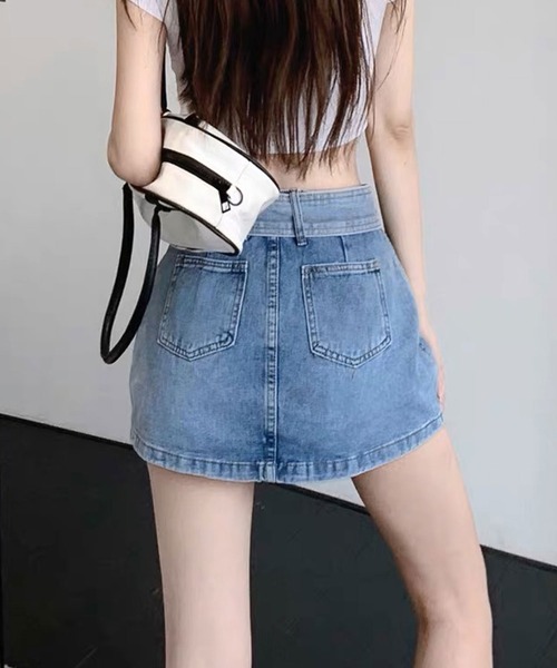 SPIGA（スピーガ）の「ﾍﾞﾙﾄ付ｽｶｰﾄ風ｼｮｰﾄﾊﾟﾝﾂ（その他パンツ・レディース・ホワイト/ブラック/ブルー・SMALL/MEDIUM）」の4枚目の写真