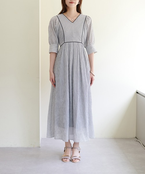 natural couture(ナチュラルクチュール)の「細ストライプ配色コードワンピース(ワンピース・レディース・オフホワイト/オレンジ/ネイビー・MEDIUM/LARGE)」の11枚目の写真