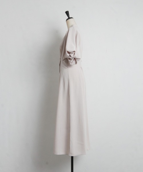 tocco closet（トッコ　クローゼット）の「【ZOZO限定】ウエストタックバルーンスリーブワンピース（ワンピース・レディース・ベージュ/ブラック/ブルー・M）」の15枚目の写真