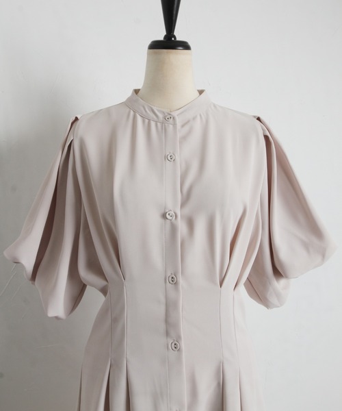tocco closet（トッコ　クローゼット）の「【ZOZO限定】ウエストタックバルーンスリーブワンピース（ワンピース・レディース・ベージュ/ブラック/ブルー・M）」の7枚目の写真