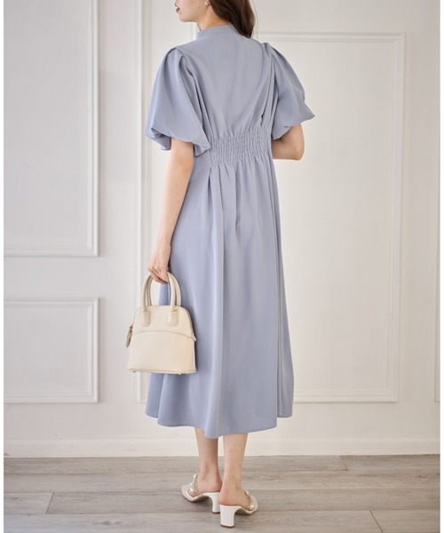 tocco closet（トッコ　クローゼット）の「【ZOZO限定】ウエストタックバルーンスリーブワンピース（ワンピース・レディース・ベージュ/ブラック/ブルー・M）」の5枚目の写真