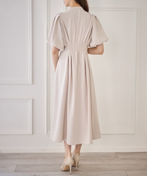 tocco closet（トッコ　クローゼット）の「【ZOZO限定】ウエストタックバルーンスリーブワンピース（ワンピース・レディース・ベージュ/ブラック/ブルー・M）」の6枚目の写真