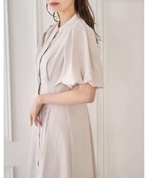 tocco closet（トッコ　クローゼット）の「【ZOZO限定】ウエストタックバルーンスリーブワンピース（ワンピース・レディース・ベージュ/ブラック/ブルー・M）」の10枚目の写真