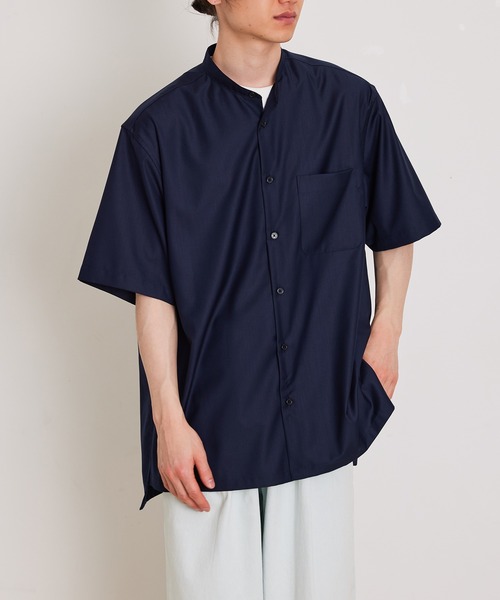 ADAM ET ROPE'（アダムエロペ）の「【WEB限定】接触冷感 スタンダード バンドカラー シャツ / ユニセックス（シャツ/ブラウス・メンズ・オフホワイト/サックスブルー/ネイビー・M/L）」の3枚目の写真