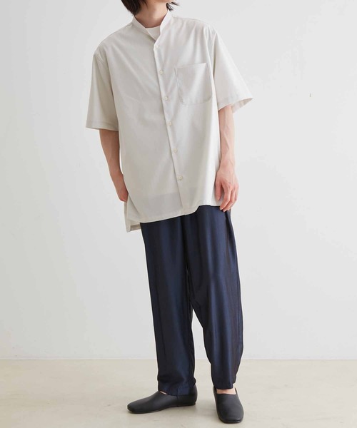 ADAM ET ROPE'（アダムエロペ）の「【WEB限定】接触冷感 スタンダード バンドカラー シャツ / ユニセックス（シャツ/ブラウス・メンズ・オフホワイト/サックスブルー/ネイビー・M/L）」の18枚目の写真