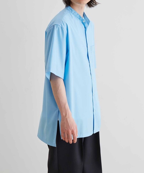 ADAM ET ROPE'（アダムエロペ）の「【WEB限定】接触冷感 スタンダード バンドカラー シャツ / ユニセックス（シャツ/ブラウス・メンズ・オフホワイト/サックスブルー/ネイビー・M/L）」の15枚目の写真