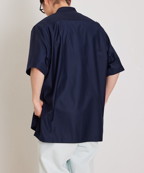 ADAM ET ROPE'（アダムエロペ）の「【WEB限定】接触冷感 スタンダード バンドカラー シャツ / ユニセックス（シャツ/ブラウス・メンズ・オフホワイト/サックスブルー/ネイビー・M/L）」の12枚目の写真