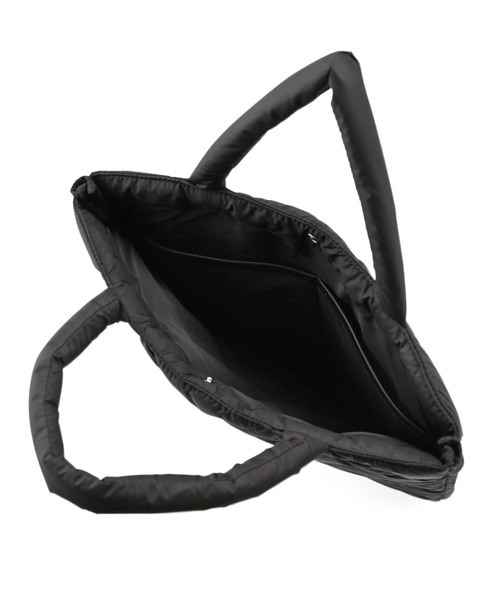 ADAM ET ROPE'（アダムエロペ）の「【PC・A4対応】【一部WEB限定カラー】〈追加〉キルティングPCケース（トートバッグ・レディース・ブラック/ブラウン/パープル/イエロー/ピンク/グレー・FREE）」の8枚目の写真