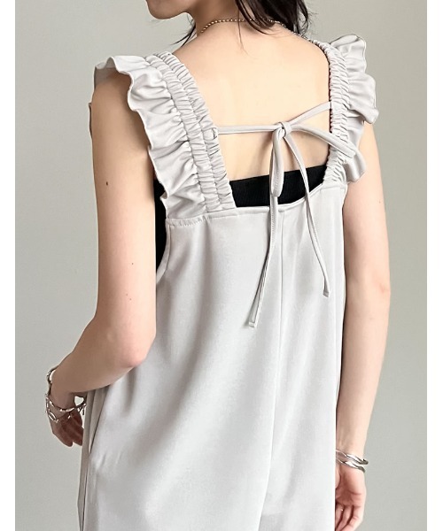 Re:EDIT（リエディ）の「[低身長サイズ有][洗濯機で洗える]フリルストラップスクエアネックオールインワン（つなぎ/オールインワン・レディース・ブラック/キャメル/グレイッシュベージュ/ブラック系その他・SHORT/MEDIUM/LARGE）」の7枚目の写真