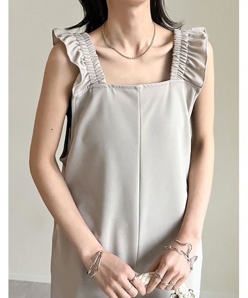 Re:EDIT（リエディ）の「[低身長サイズ有][洗濯機で洗える]フリルストラップスクエアネックオールインワン（つなぎ/オールインワン・レディース・ブラック/キャメル/グレイッシュベージュ/ブラック系その他・SHORT/MEDIUM/LARGE）」の9枚目の写真