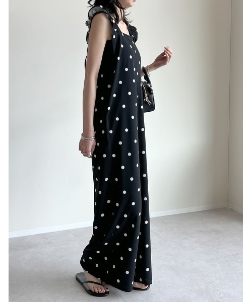 Re:EDIT（リエディ）の「[低身長サイズ有][洗濯機で洗える]フリルストラップスクエアネックオールインワン（つなぎ/オールインワン・レディース・ブラック/キャメル/グレイッシュベージュ/ブラック系その他・SHORT/MEDIUM/LARGE）」の14枚目の写真