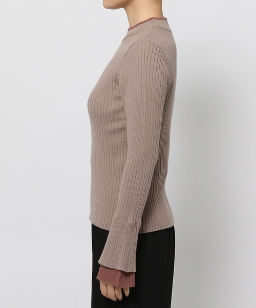 mysty woman（ミスティウーマン）の「レイヤードカラーフレアスリーブニット　978468（ニット/セーター・レディース・オフホワイト/ブラック/モカ・FREE）」の8枚目の写真