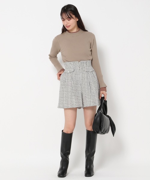 mysty woman（ミスティウーマン）の「レイヤードカラーフレアスリーブニット　978468（ニット/セーター・レディース・オフホワイト/ブラック/モカ・FREE）」の4枚目の写真