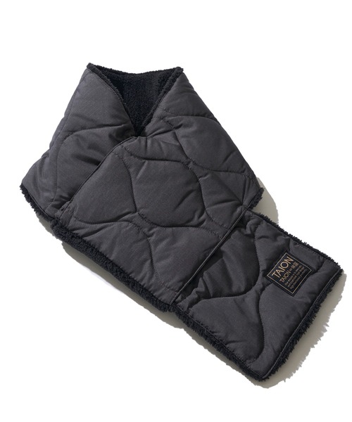 TAION(タイオン)の「【TAION / タイオン】MILITARY REVERSIBLE DOWN SCARF / リバーシブルキルティングダウンマフラー(マフラー・レディース・ブラック×ブラック/クリーム/オリーブ/ブラック×ホワイト/セージグリーン/チャコールグレー/ベージュ/モカ/ダークネイビー・FREE)」の3枚目の写真