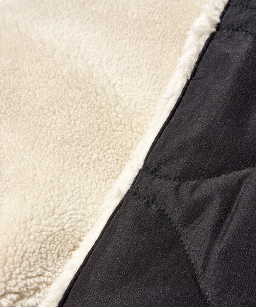 TAION(タイオン)の「【TAION / タイオン】MILITARY REVERSIBLE DOWN SCARF / リバーシブルキルティングダウンマフラー(マフラー・レディース・ブラック×ブラック/クリーム/オリーブ/ブラック×ホワイト/セージグリーン/チャコールグレー/ベージュ/モカ/ダークネイビー・FREE)」の17枚目の写真
