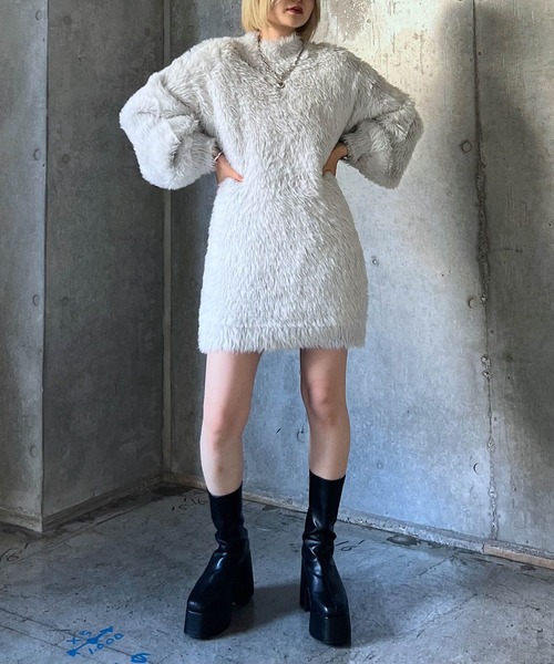 PAGEBOY（ページボーイ）の「フェザーニットミニワンピース（ワンピース・レディース・ライトグレー/ブラック・FREE）」の7枚目の写真