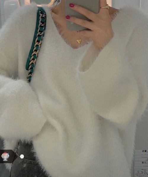 Dream garden（ドリームガーデン）の「Vネック フェザーヤーン ニット プルオーバー（ニット/セーター・レディース・ブラック/ピンク/ブルー/ホワイト・FREE）」の10枚目の写真