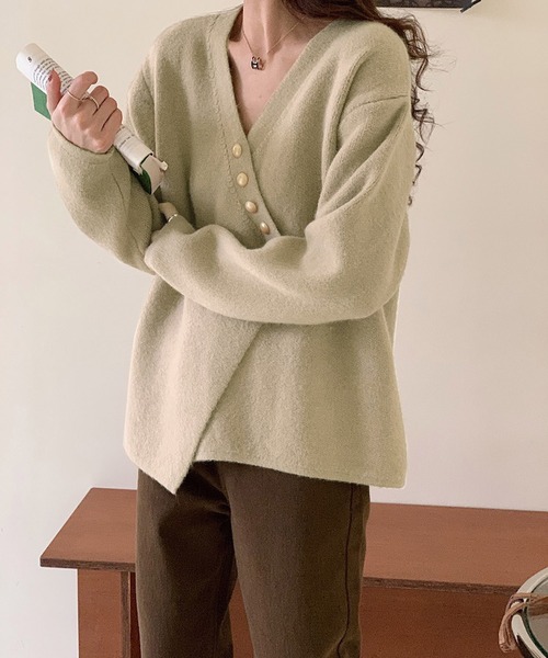 Amulet(アミュレット)の「アシンメトリーニットセーター(ニット/セーター・レディース・ホワイト/レッド/ピンク/パープル/グレー/ベージュ/ブルー・FREE)」の15枚目の写真