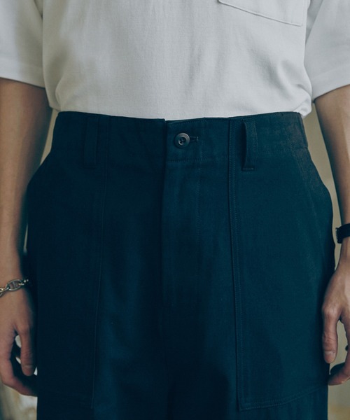 Bleme(ブレム)の「ミリタリーワイド ベイカーパンツ/ファティーグパンツ ウエスト調整付(その他パンツ・メンズ・オフホワイト/ブラック/カーキ・L/M/S/XL)」の13枚目の写真