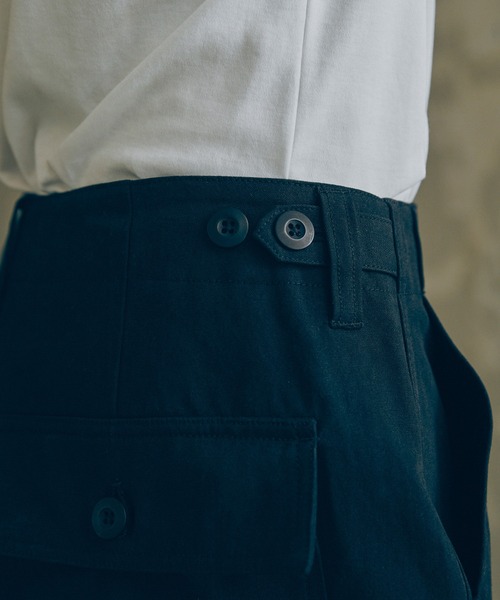 Bleme(ブレム)の「ミリタリーワイド ベイカーパンツ/ファティーグパンツ ウエスト調整付(その他パンツ・メンズ・オフホワイト/ブラック/カーキ・L/M/S/XL)」の15枚目の写真