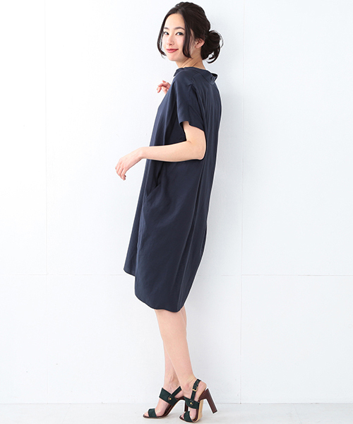 Demi-Luxe BEAMS（デミルクス ビームス）の「Demi-Luxe BEAMS / とろみドルマンワンピース（ワンピース・レディース・ベージュ/ネイビー・36/38）」の17枚目の写真