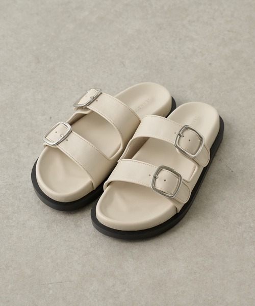 PAPILLONNER(パピヨネ)の「ベルテッドサンダル(サンダル・レディース・オフホワイト/ブラック・38/37/36)」の4枚目の写真