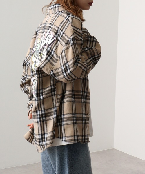 A.T,C in the attic homme(エーティーシーインジアティックオム)の「ATC in the attic homme キャラクター&ガールズビックシャツ(シャツ/ブラウス・メンズ・ホワイト系1/ベージュ系1/ホワイト/ブラック系1/ベージュ系/ブラック・M/L)」の22枚目の写真
