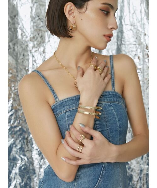 EVRIS（エヴリス）の「WHIRLPOOL バングル（バングル/リストバンド・レディース・シルバー/ゴールド・FREE）」の3枚目の写真