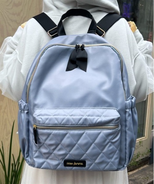 axes femme(アクシーズファム)の「キルトポケットリュック(バックパック/リュック・レディース・ブラック/ブルー/キナリ・FREE)」の1枚目の写真