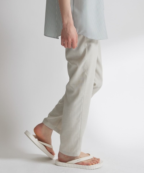 URBAN RESEARCH DOORS（アーバンリサーチドアーズ）の「『吸水速乾』『イージーケア』リネンライクイージートラウザー（その他パンツ・メンズ・オフホワイト/ブラック/インディゴブルー/グリーン系その他・SMALL/MEDIUM/LARGE）」の17枚目の写真