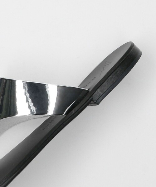 NICOLAS LAINAS（ニコラスライナス）の「＜NICOLAS LAINAS＞トングサンダル（サンダル・レディース・シルバー/ゴールド・36/37/38）」の10枚目の写真