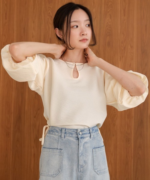 Bab(バブ)の「バルーンスリーブサイドリボンブラウス(シャツ/ブラウス・レディース・アイボリー/チャコールグレー/オレンジ・M)」の5枚目の写真