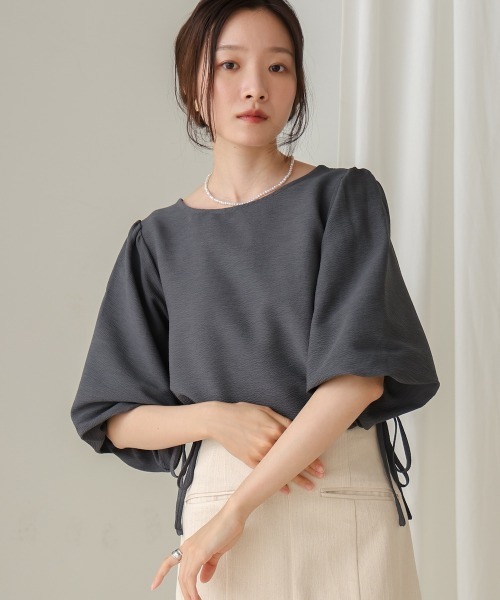 Bab(バブ)の「バルーンスリーブサイドリボンブラウス(シャツ/ブラウス・レディース・アイボリー/チャコールグレー/オレンジ・M)」の16枚目の写真