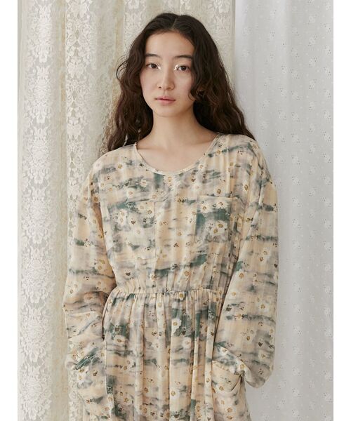 merry jenny(メリージェニー)の「flower paintワンピース(ワンピース・レディース・クリーム/ブルー・FREE)」の15枚目の写真