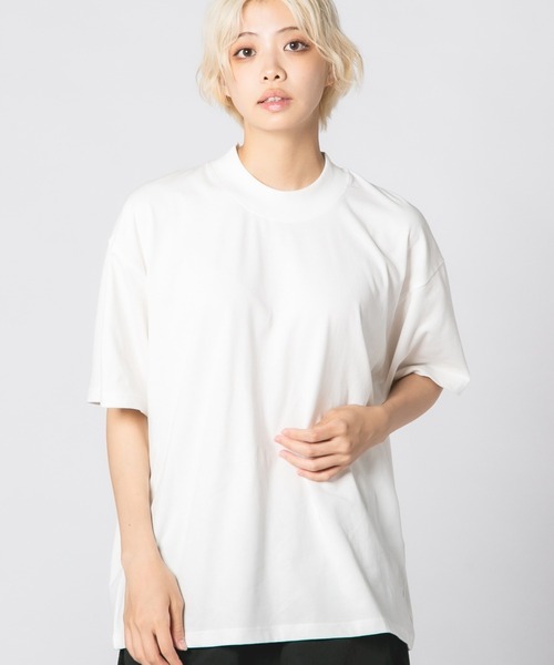 OUTDOOR EXCHANGE(アウトドアエクスチェンジ)の「【OUTDOOR EXCHANGE/アウトドアエクスチェンジ】リラックスフィット モックネックT UVカット(Tシャツ/カットソー・メンズ・ホワイト/ブラック・MEDIUM/LARGE)」の1枚目の写真