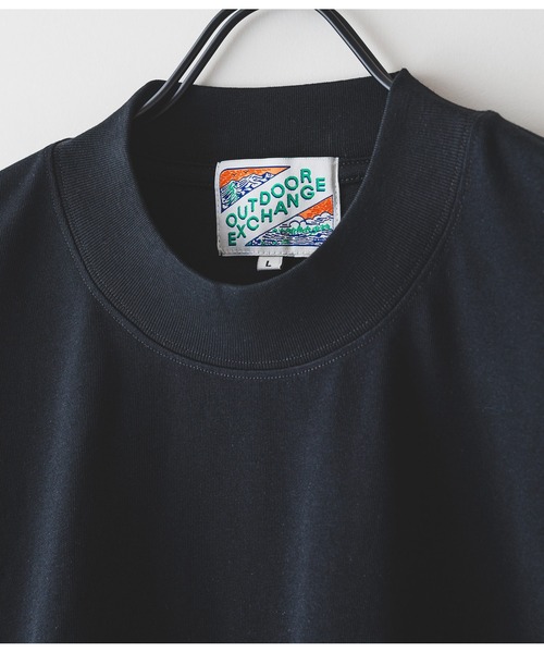 OUTDOOR EXCHANGE(アウトドアエクスチェンジ)の「【OUTDOOR EXCHANGE/アウトドアエクスチェンジ】リラックスフィット モックネックT UVカット(Tシャツ/カットソー・メンズ・ホワイト/ブラック・MEDIUM/LARGE)」の4枚目の写真