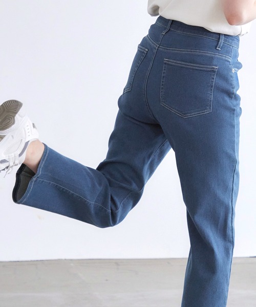 itto...（イット）の「デニムの常識が変わる！やわらかストレッチ新感覚マシュマロデニムパンツ(ストレート)（デニムパンツ・レディース・ネイビー/インディゴブルー/ブルー・XL/XXL/S/M/L）」の2枚目の写真