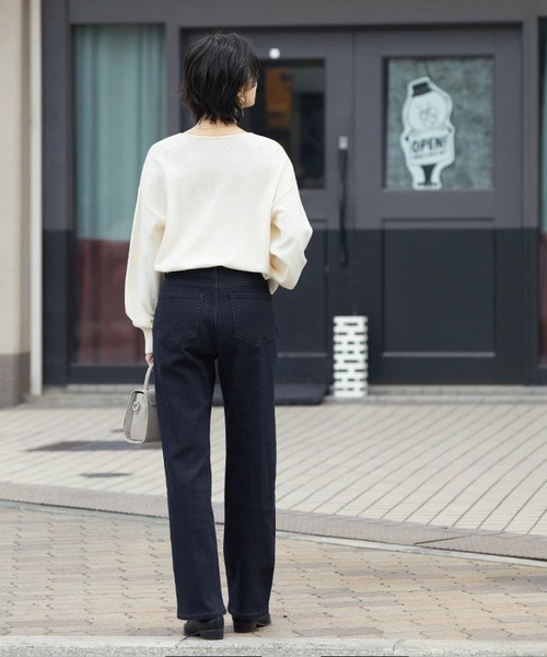 itto...（イット）の「デニムの常識が変わる！やわらかストレッチ新感覚マシュマロデニムパンツ(ストレート)（デニムパンツ・レディース・ネイビー/インディゴブルー/ブルー・XL/XXL/S/M/L）」の21枚目の写真