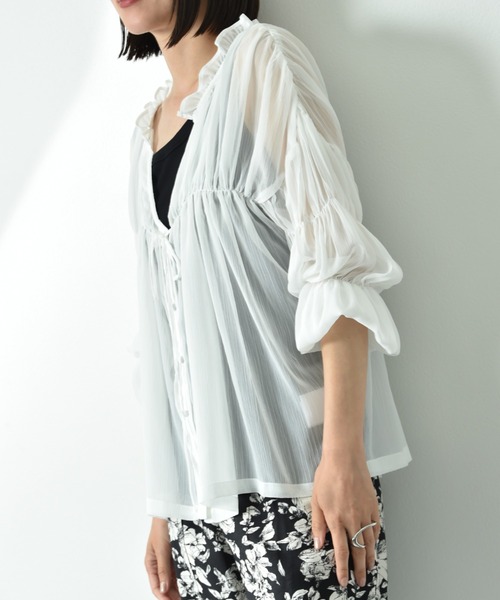 INTERPLANET（インタープラネット）の「シフォン楊柳シャーリングブラウス（シャツ/ブラウス・レディース・アイボリー/ブラック・FREE）」の11枚目の写真